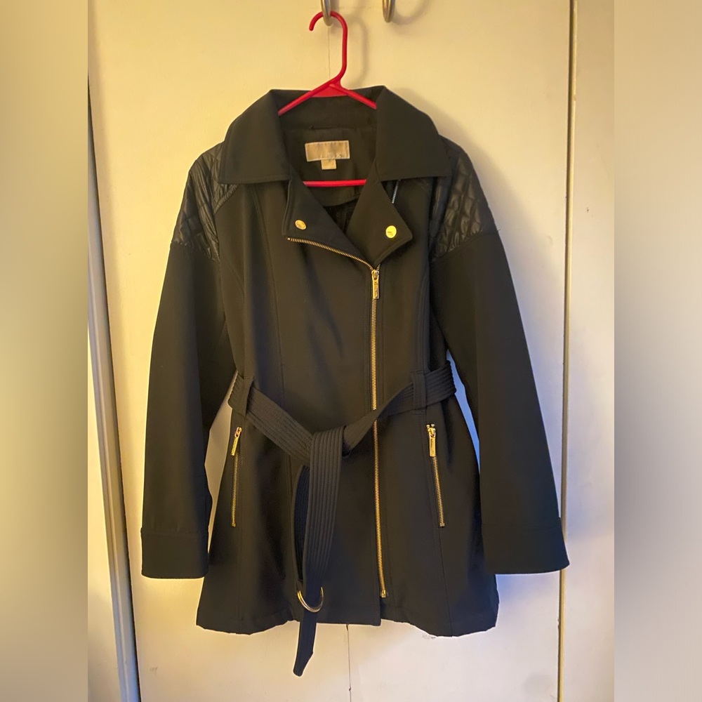 Michael Kors faux fur lined soft shell trench coat. Size Medium